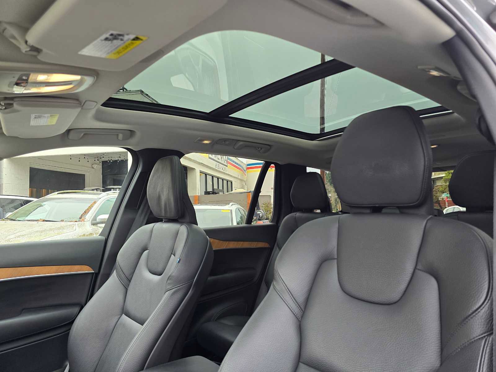 Certified 2024 Volvo XC90 T8 Plus w/ Protection Package Premier image 23