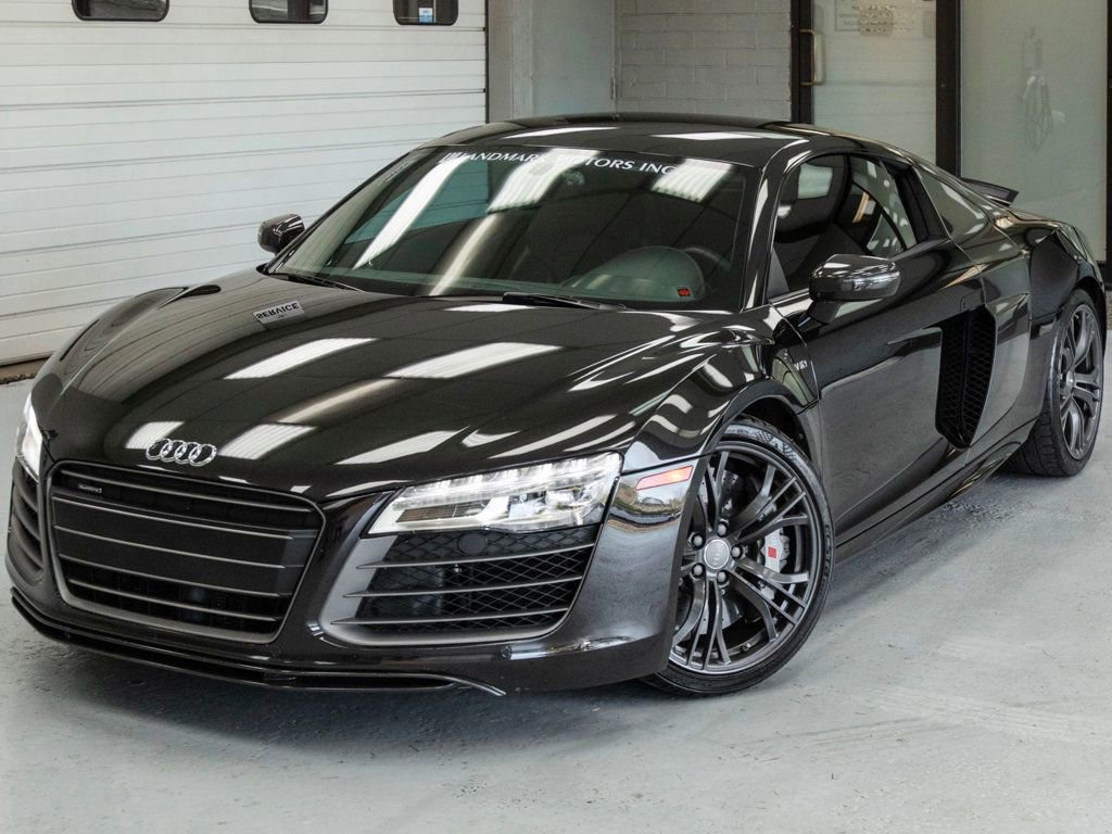 Used 2015 Audi R8 V10 plus w/ Full Leather Package image 16