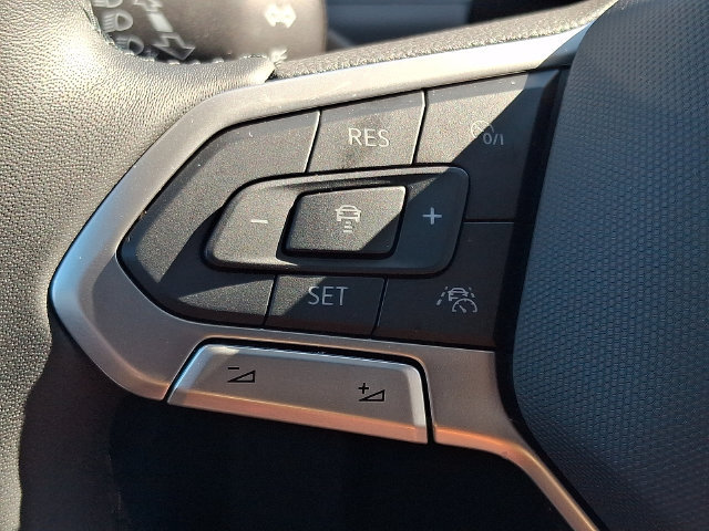Used 2026 Volkswagen Jetta SEL FWD image 21