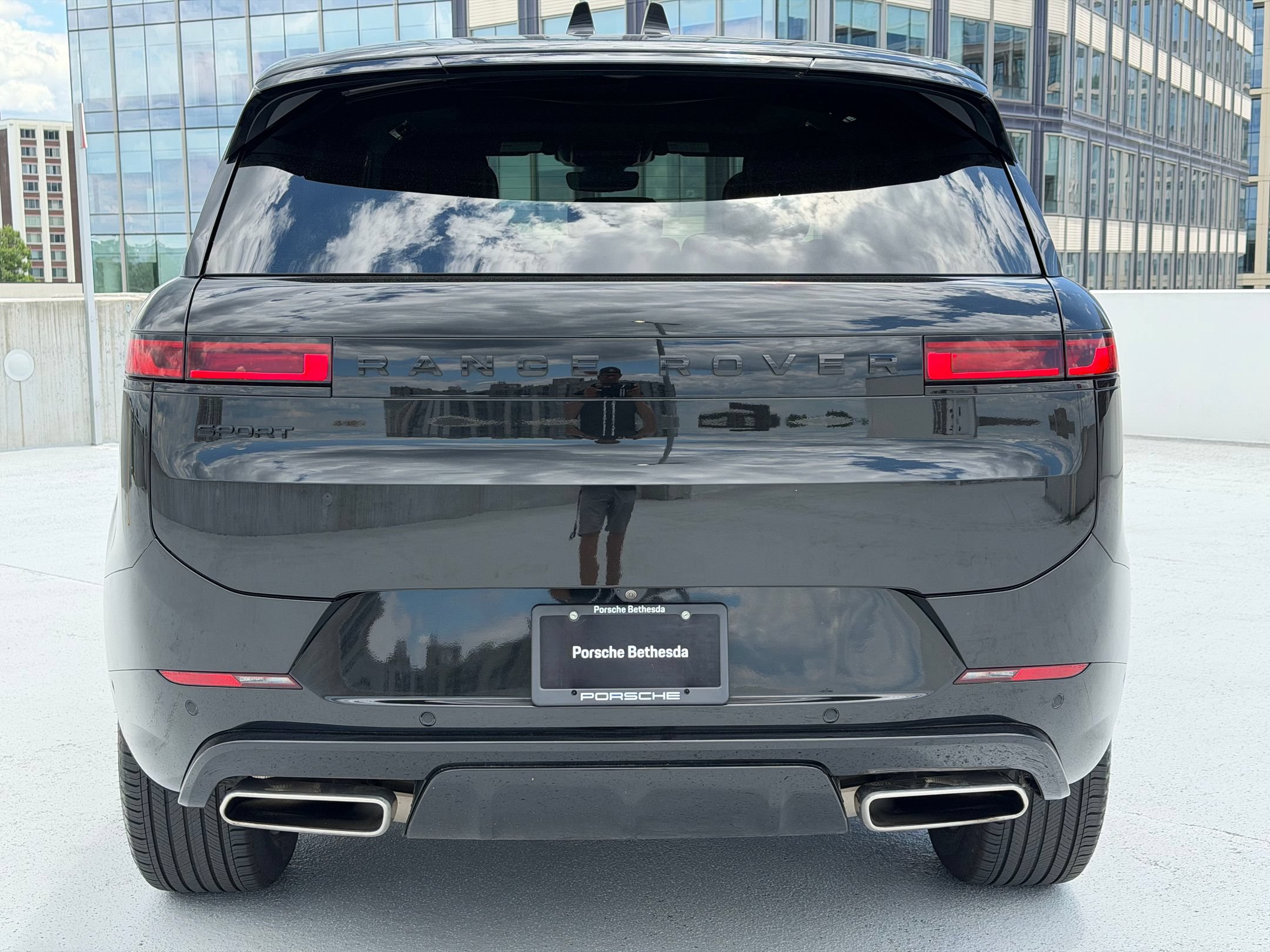 Used 2024 Land Rover Range Rover Sport Dynamic SE AWD/4WD image 6