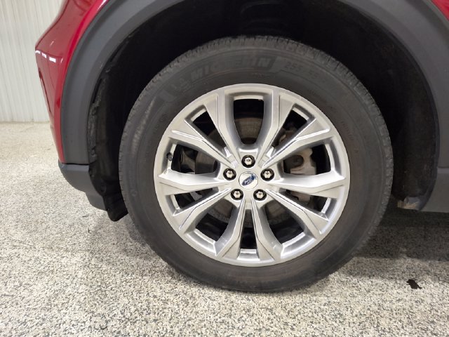 Certified 2023 Ford Explorer XLT w/ Equipment Group 202A AWD/4WD image 10