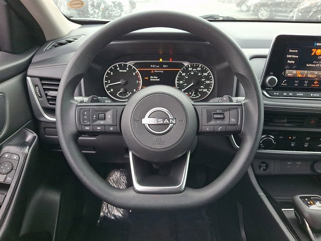 Used 2024 Nissan Rogue S image 19