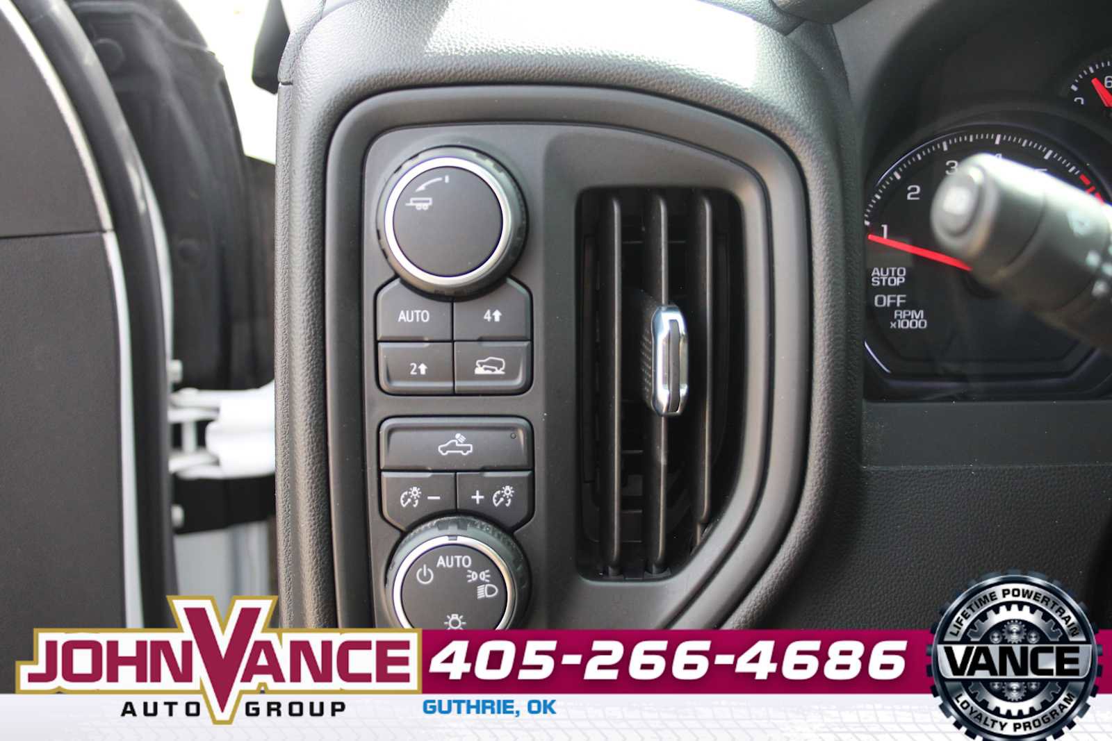 Used 2022 Chevrolet Silverado 1500 Custom image 28