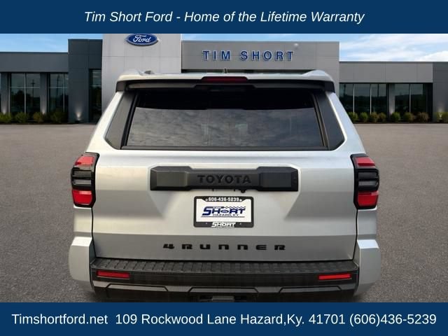 Used 2025 Toyota 4Runner SR5 AWD/4WD image 4