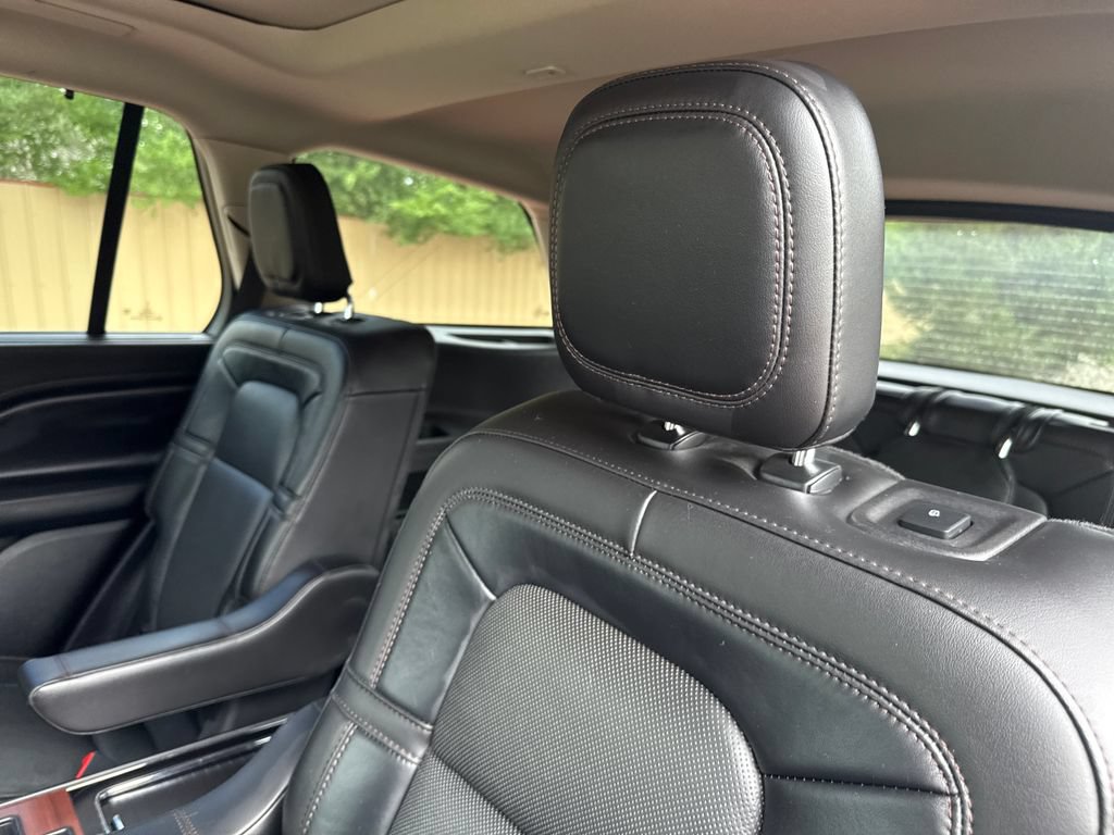 Used 2022 Lincoln Aviator Grand Touring w/ Equipment Group 301A AWD/4WD image 21