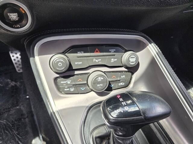 Used 2021 Dodge Challenger R/T w/ Driver Convenience Group RWD image 17
