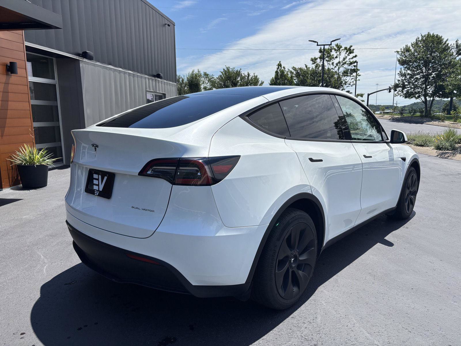 Used 2023 Tesla Model Y Long Range AWD/4WD image 10