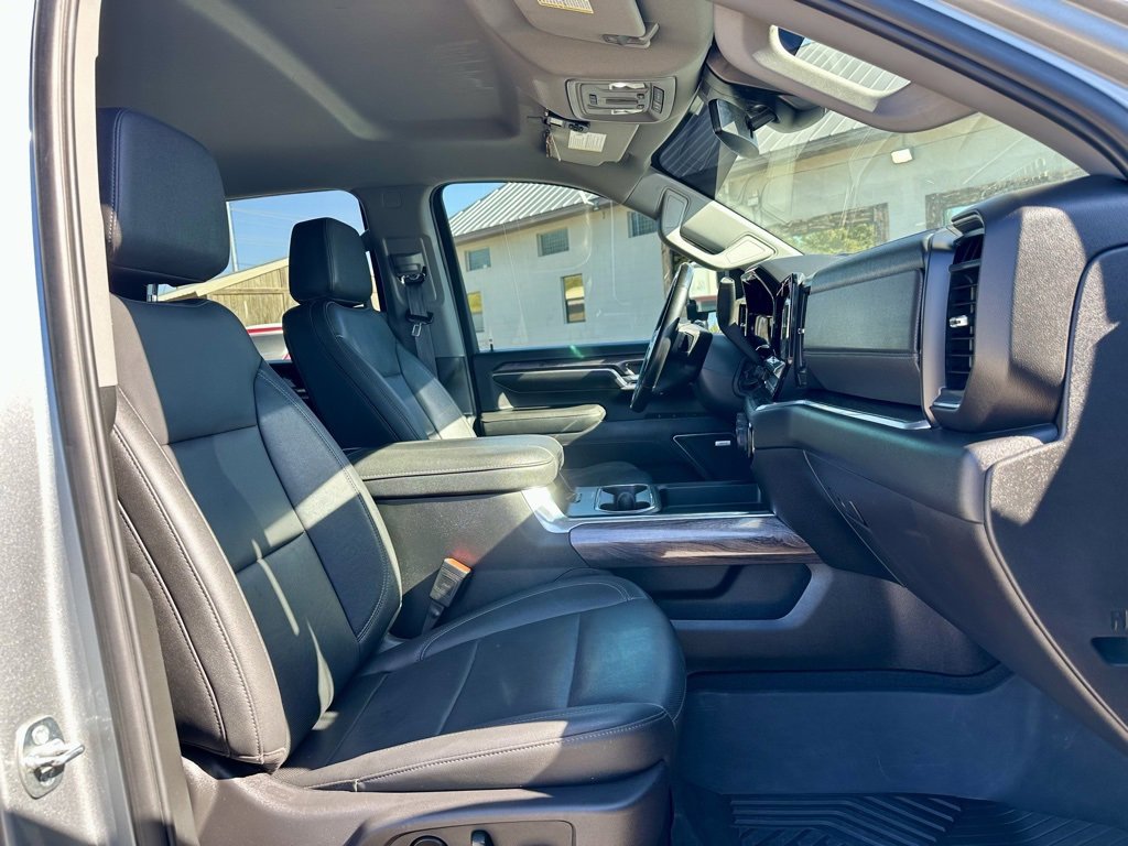 Used 2024 Chevrolet Silverado 3500 LTZ w/ LTZ Texas Edition image 12