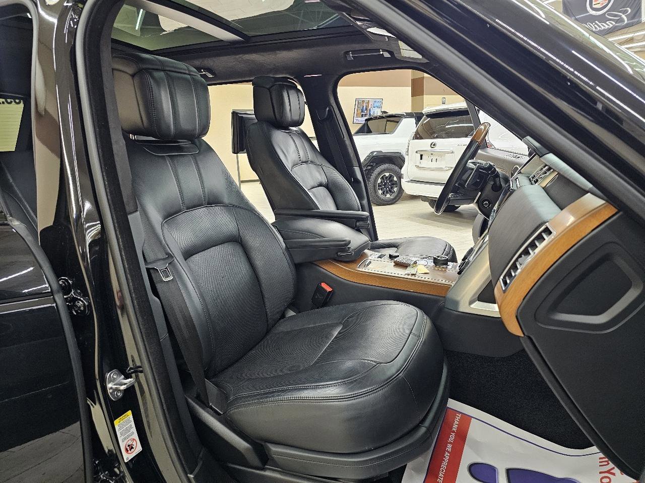 Used 2021 Land Rover Range Rover Long Wheelbase Autobiography image 19