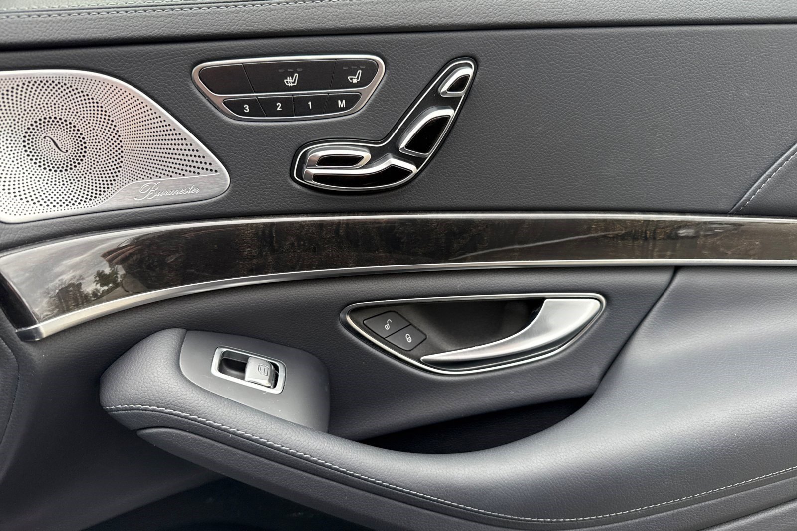 Used 2019 Mercedes-Benz S 450 Sedan image 21