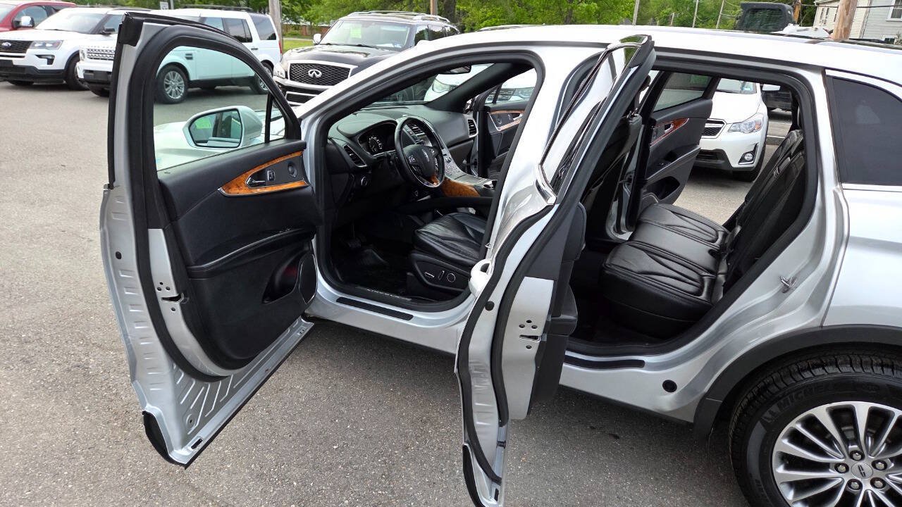 Used 2016 Lincoln MKX Select w/ Select Plus Package AWD/4WD image 22