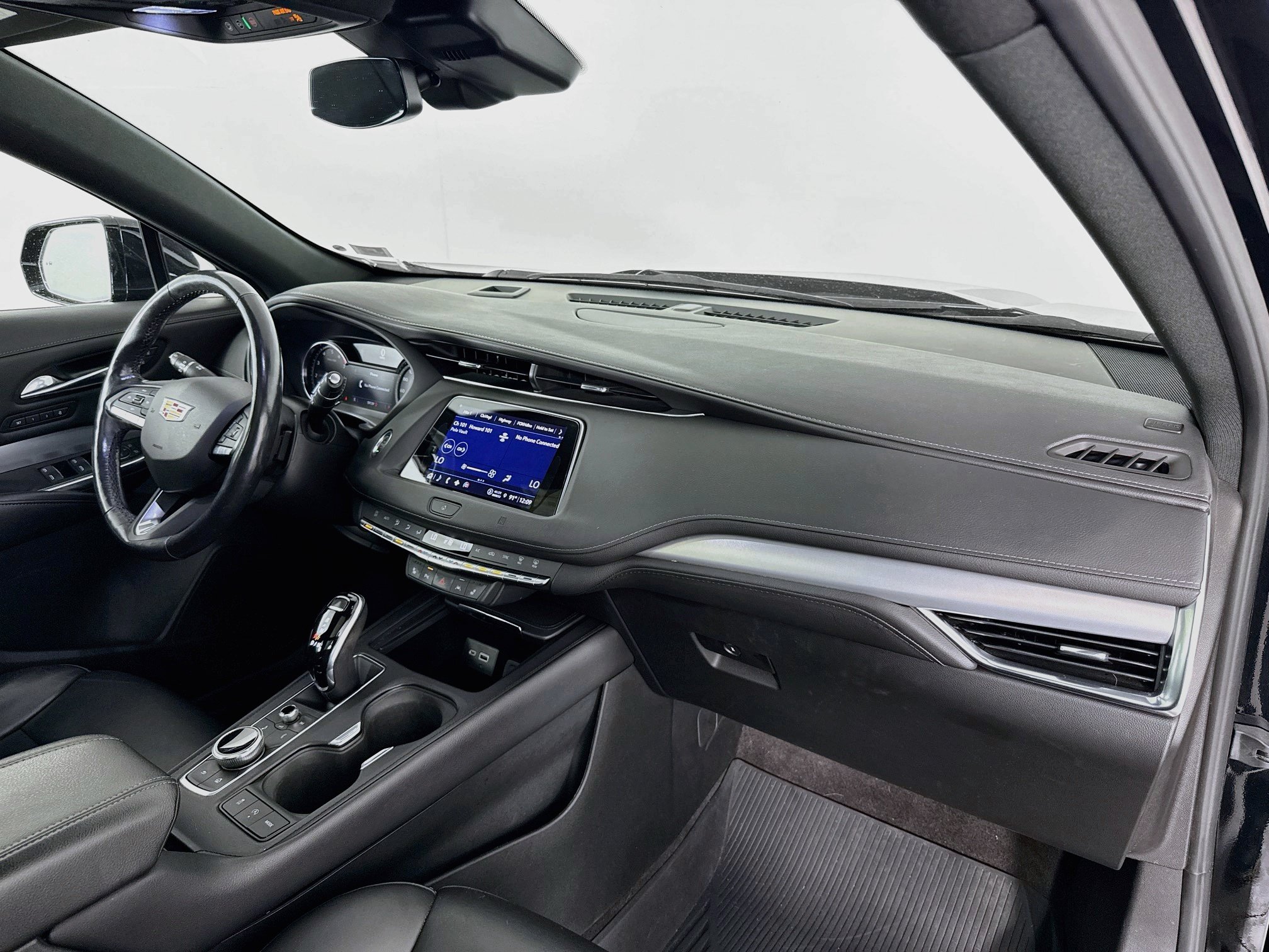 Used 2021 Cadillac XT4 Premium Luxury w/ Cold Weather Package FWD image 27
