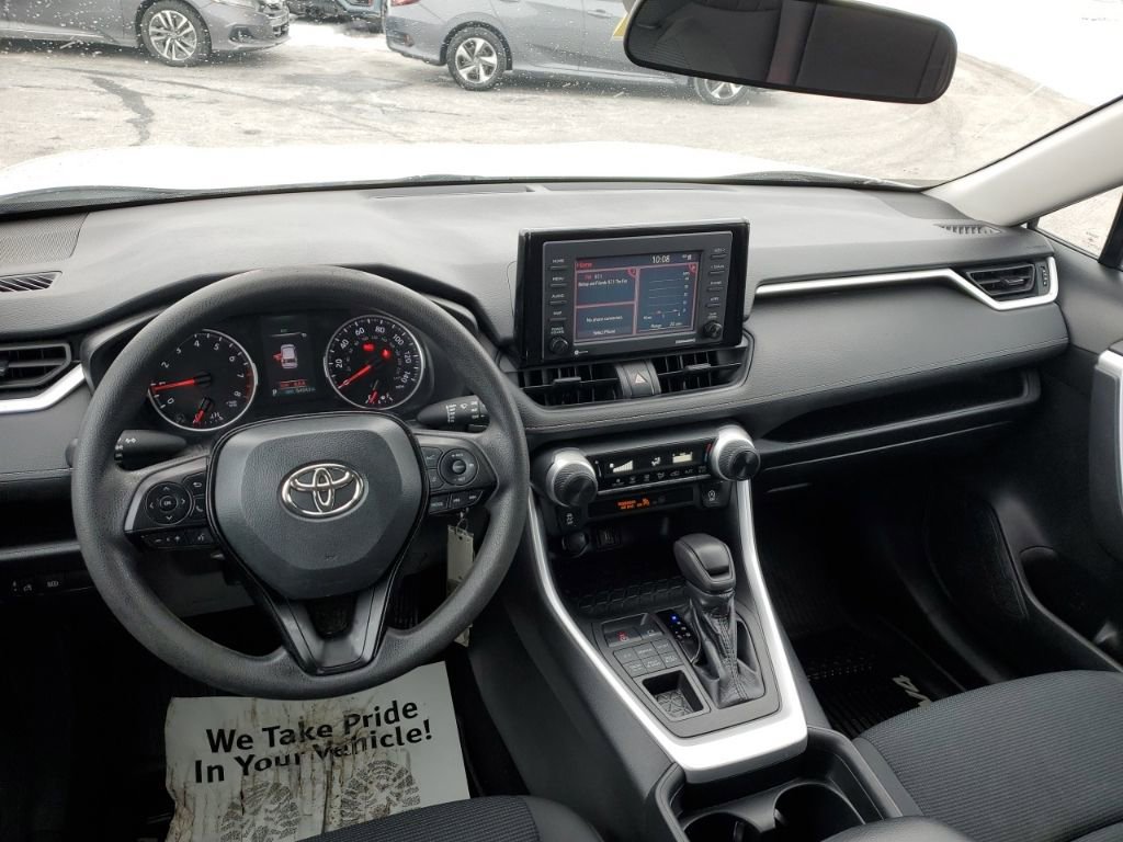 Used 2021 Toyota RAV4 LE image 33