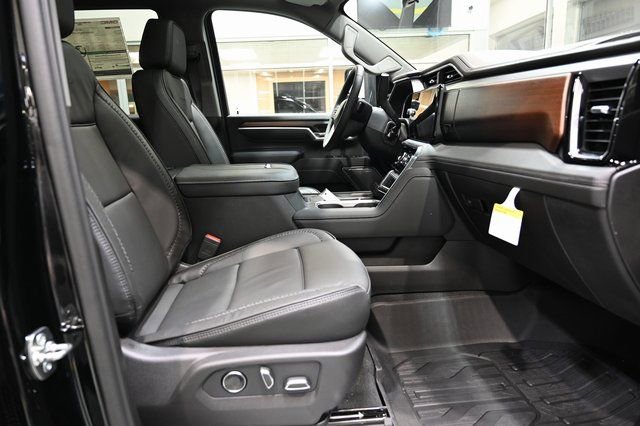 New 2026 GMC Sierra 2500 Denali w/ Denali Reserve Package image 13