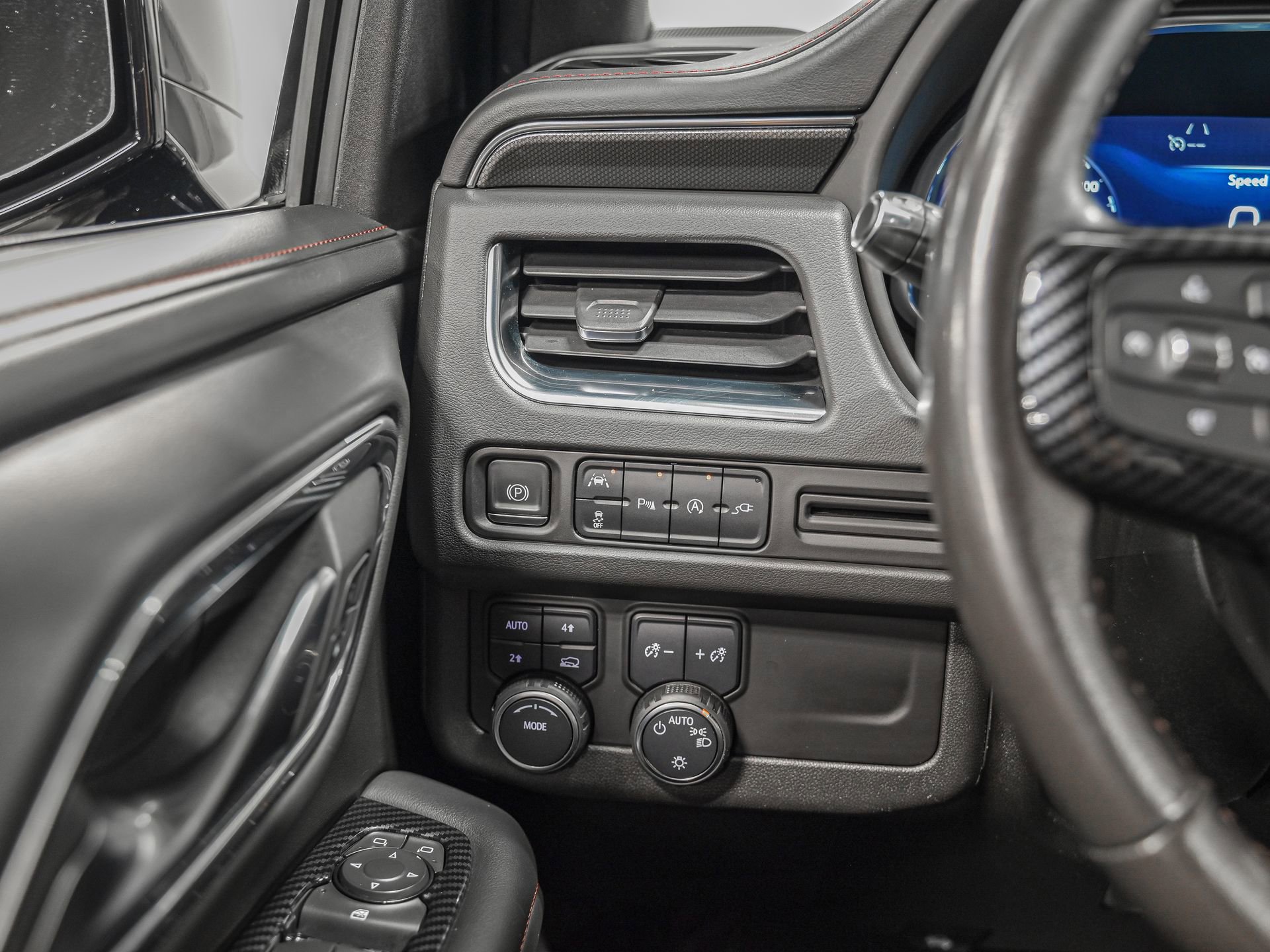 Used 2022 Chevrolet Suburban RST AWD/4WD image 18