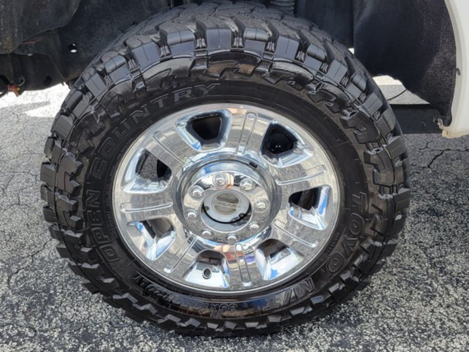 Used 2015 Ford F250 Lariat w/ Chrome Package AWD/4WD image 4