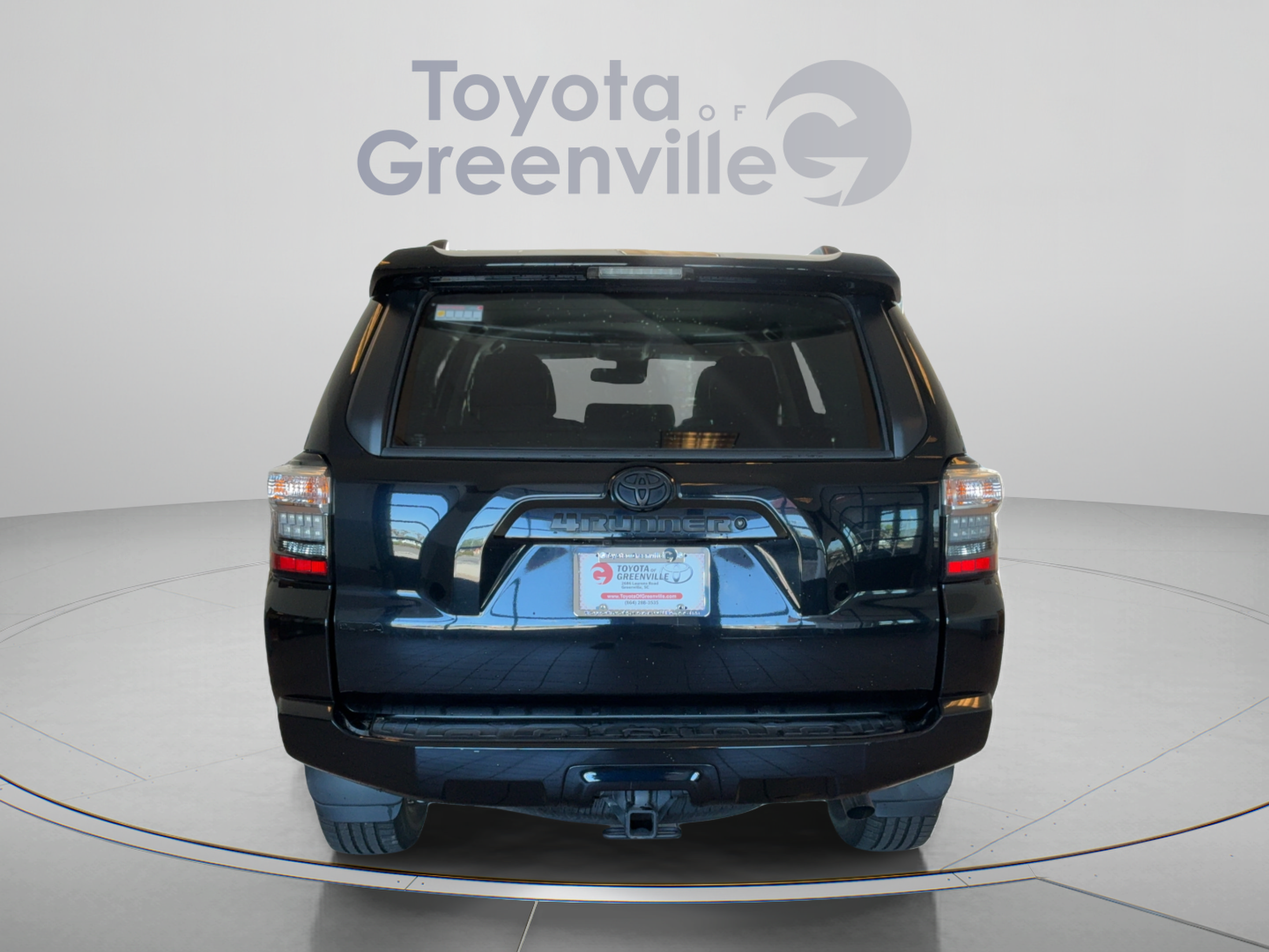 Used 2020 Toyota 4Runner SR5 AWD/4WD image 5