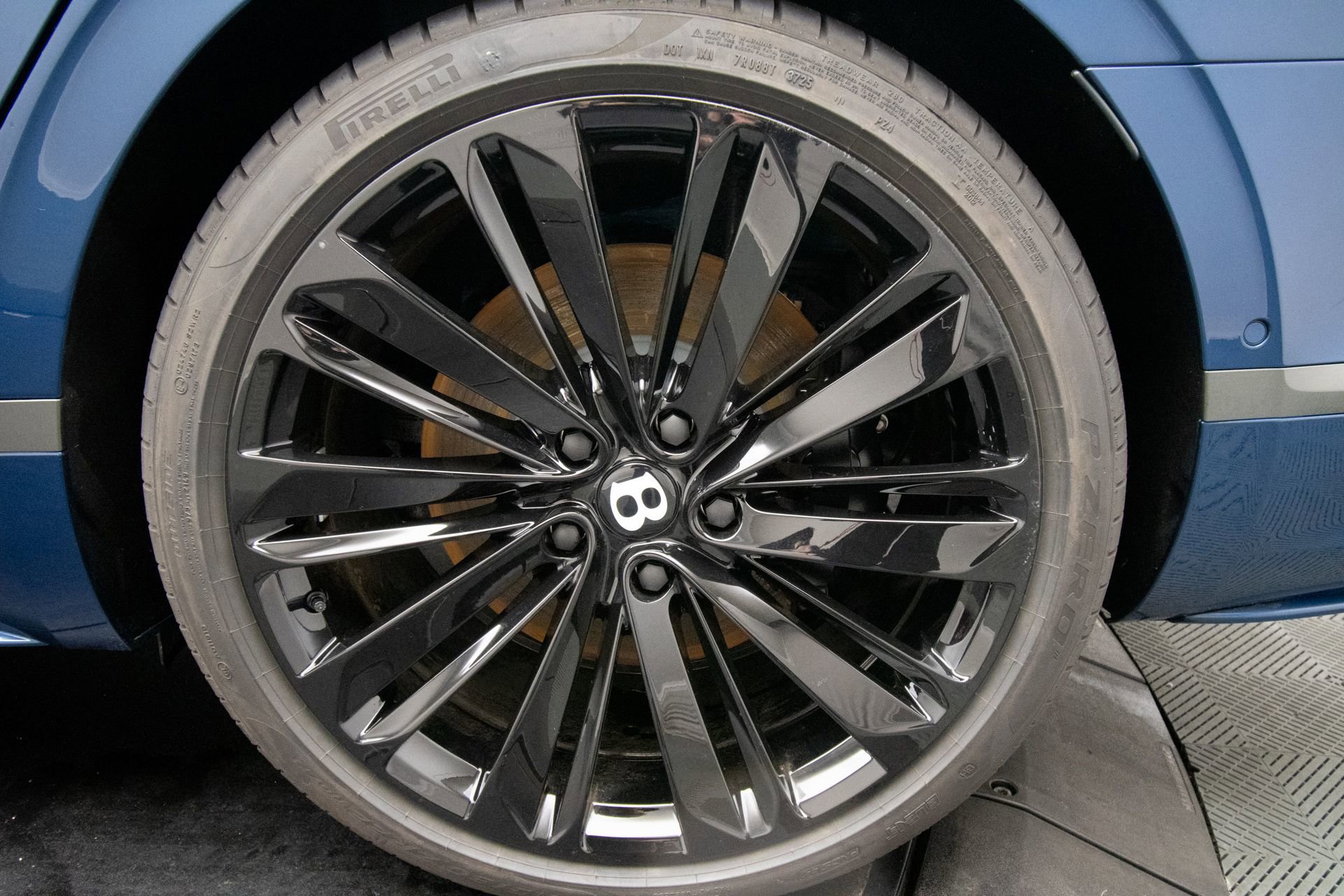 New 2026 Bentley Flying Spur Plug-In Hybrid AWD/4WD image 47