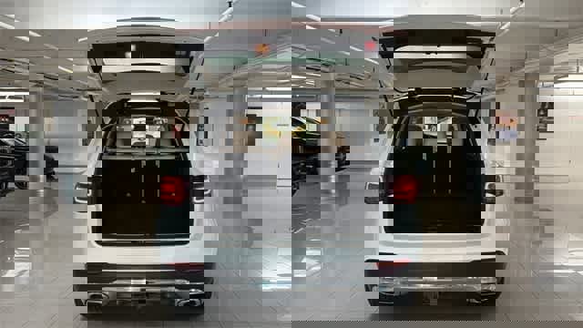 Used 2022 Mercedes-Benz GLC 300 4MATIC image 8