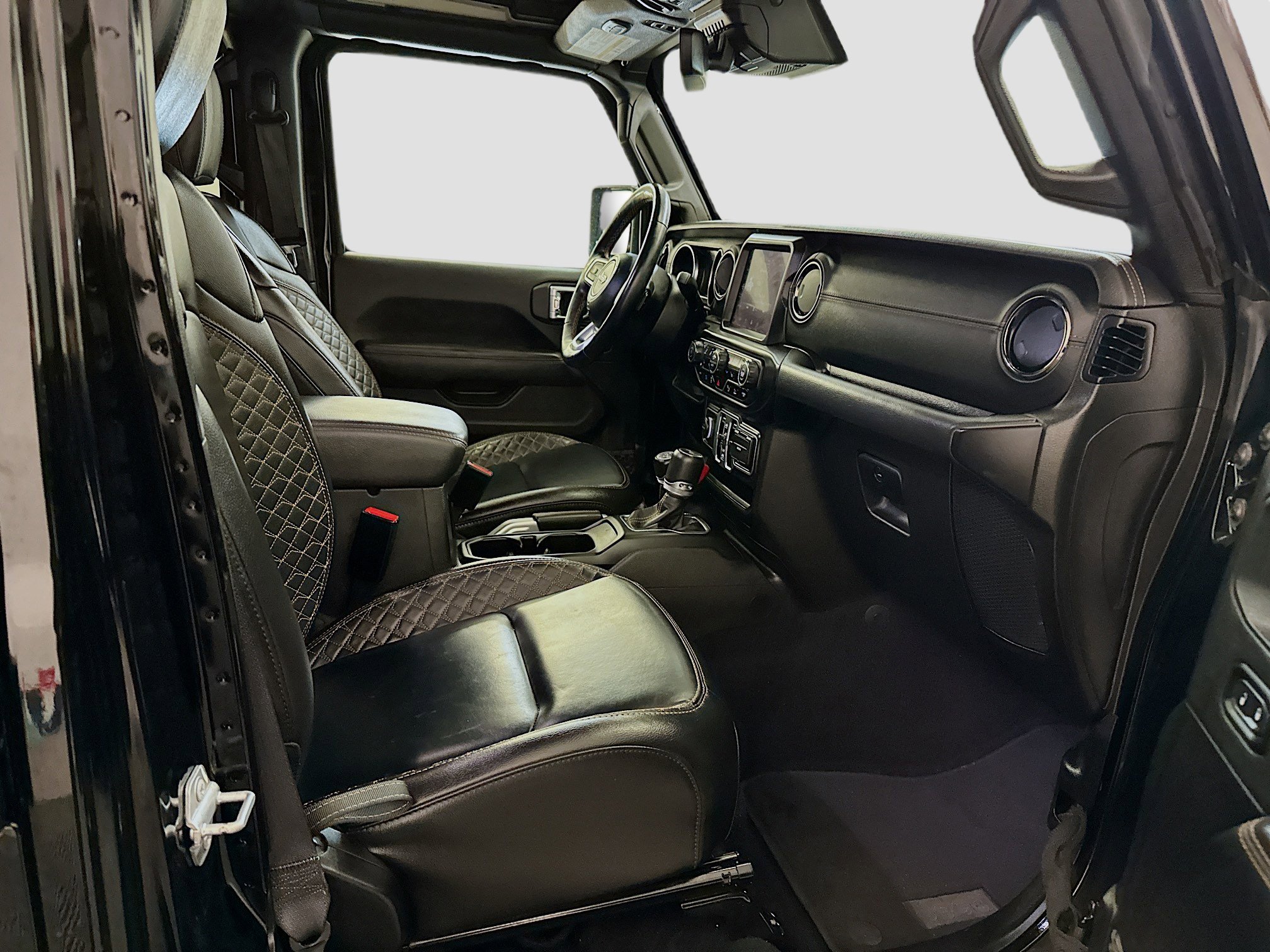 Used 2021 Jeep Wrangler Unlimited Sahara AWD/4WD image 32
