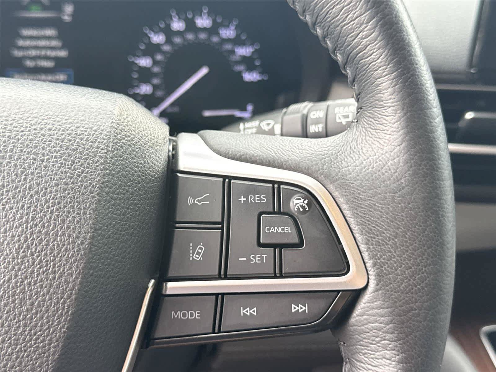 Used 2022 Toyota Sienna XLE FWD image 20