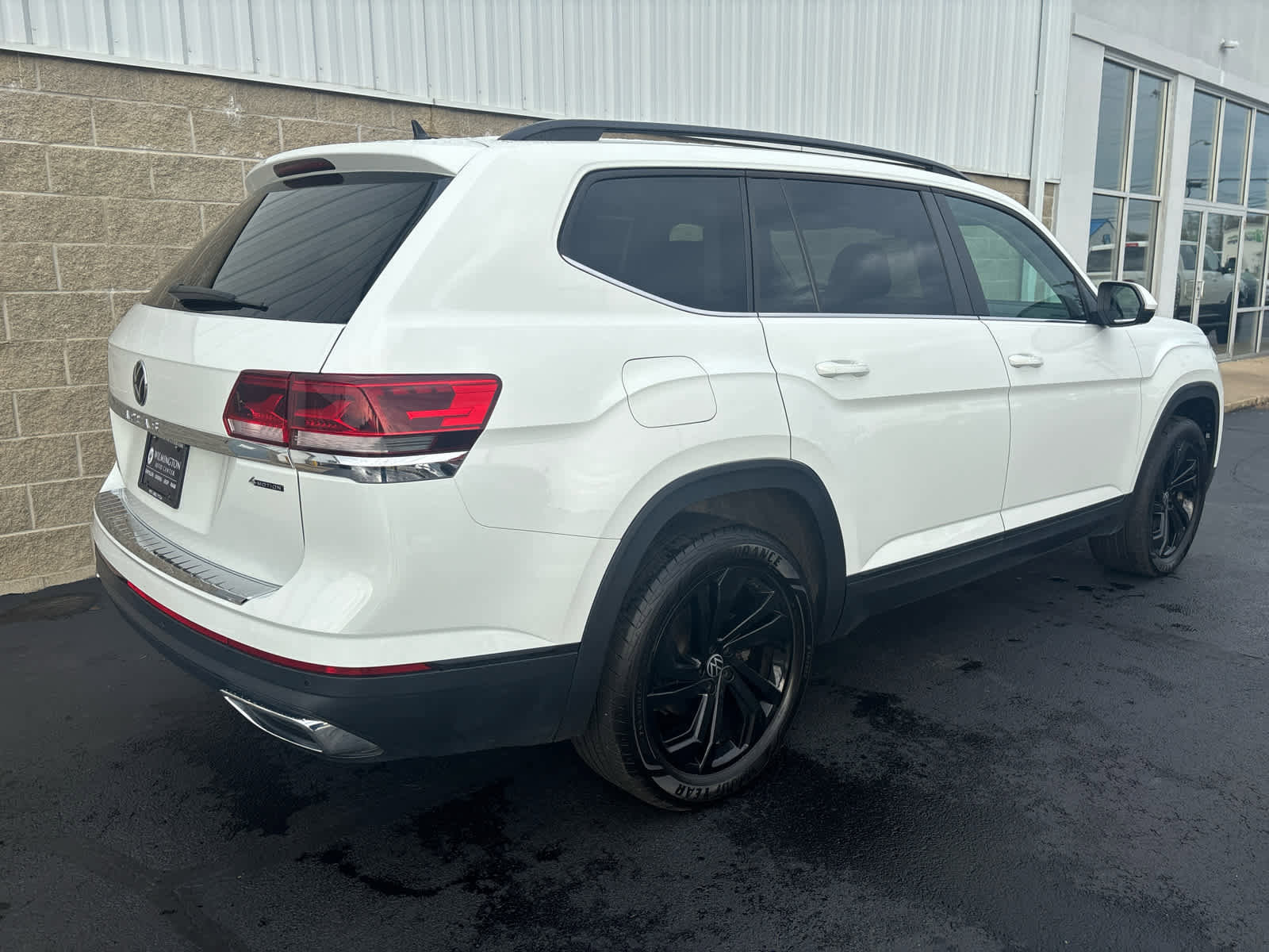 Used 2023 Volkswagen Atlas SE image 6