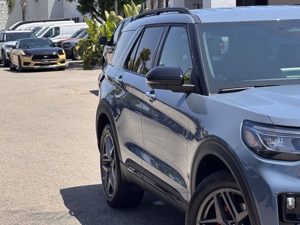Used 2026 Ford Explorer ST RWD image 5