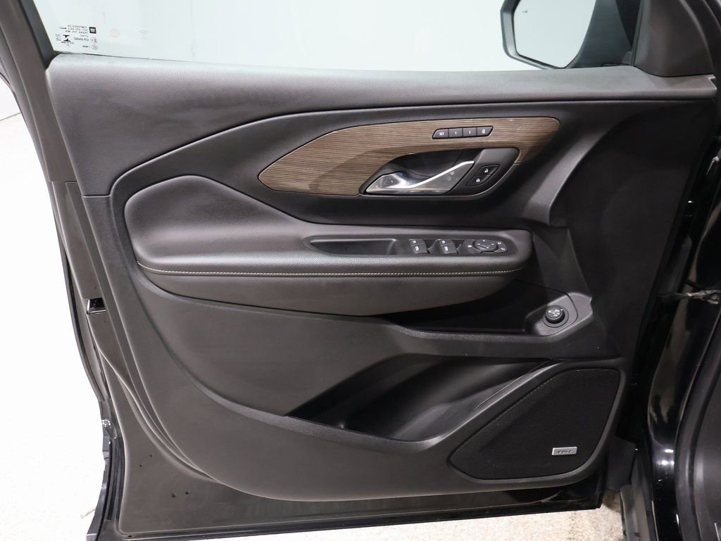 Used 2022 GMC Terrain Denali w/ Black Diamond Edition image 12