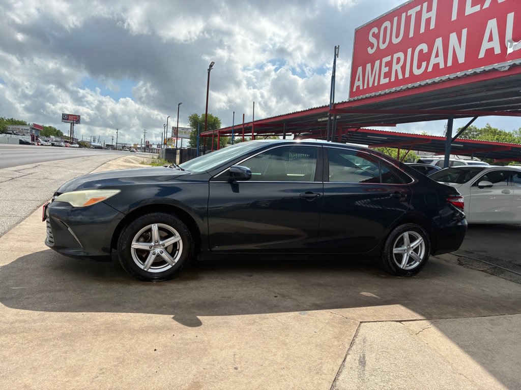 Used 2015 Toyota Camry LE FWD image 21