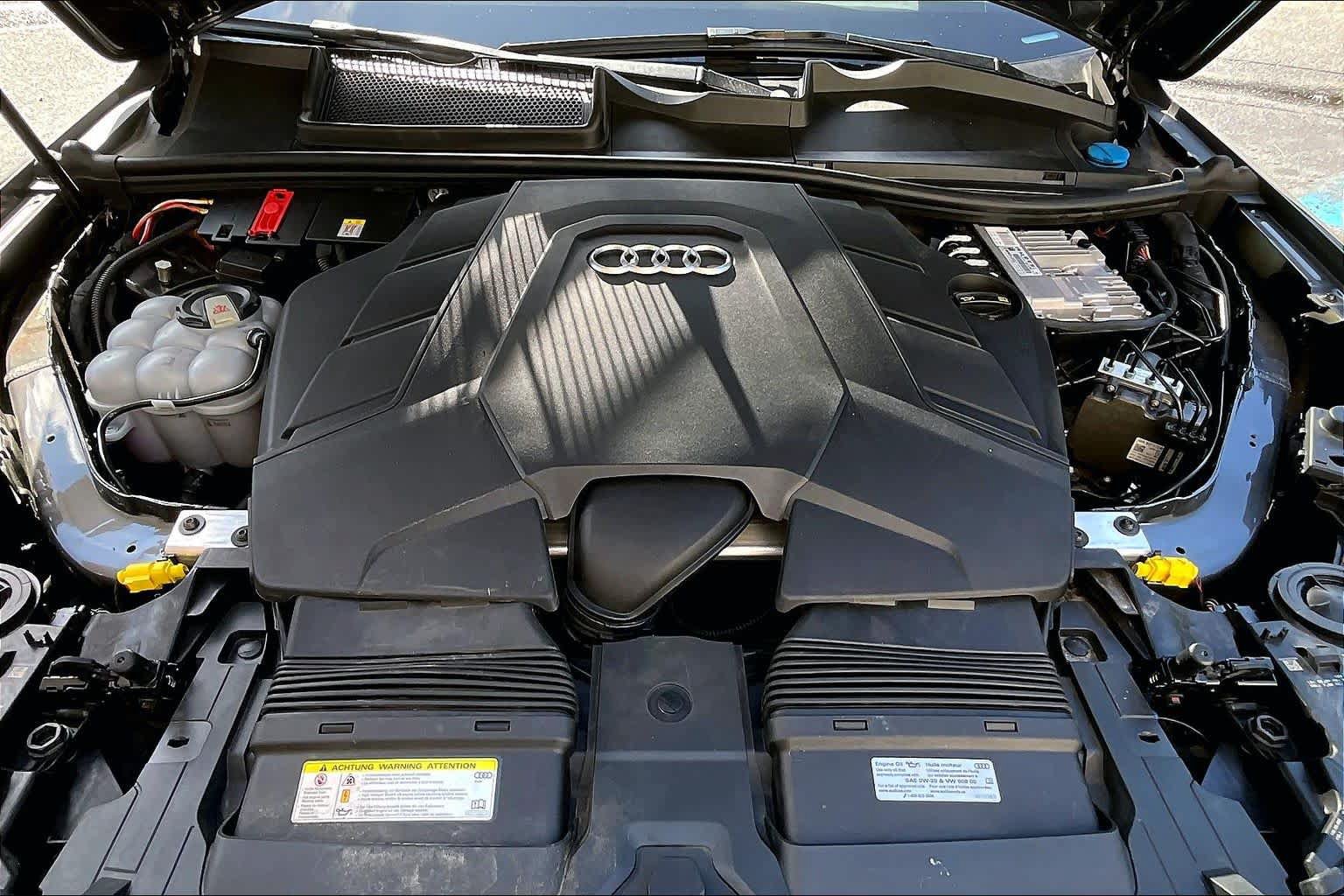 Used 2020 Audi Q7 3.0T Premium Plus AWD/4WD image 32