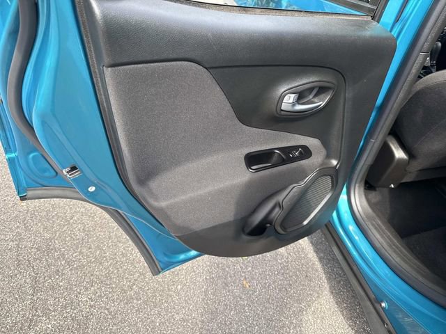 Used 2021 Jeep Renegade Latitude image 16