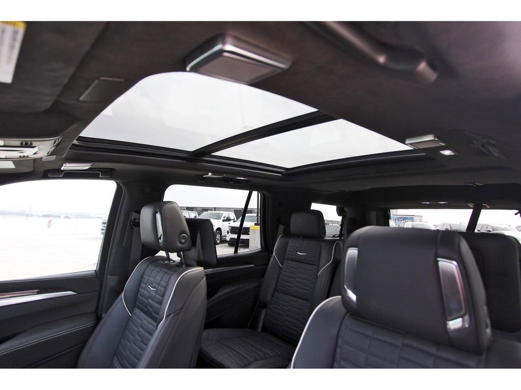 Certified 2025 Cadillac Escalade Sport Platinum w/ LPO, Floor Liner Package image 29