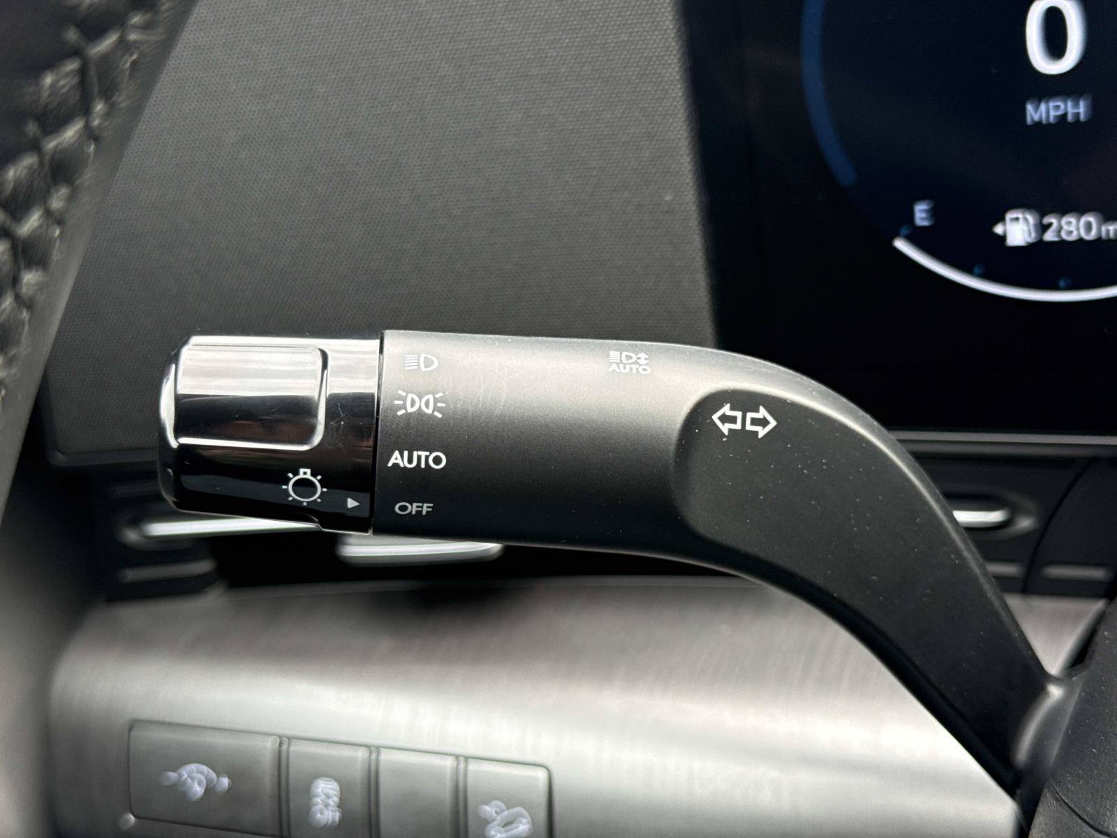 Certified 2024 Hyundai Kona Limited AWD/4WD image 11
