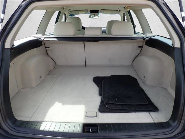 Used 2009 Subaru Outback 2.5i Special Edition AWD/4WD image 8