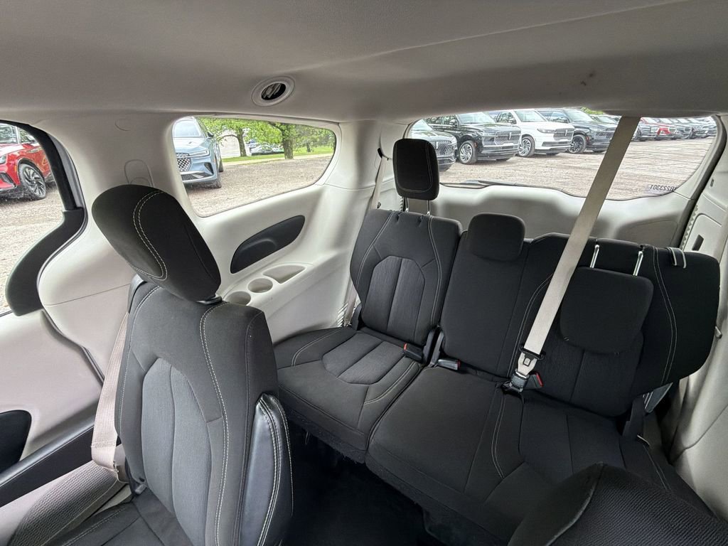 Used 2022 Chrysler Voyager LX FWD image 23