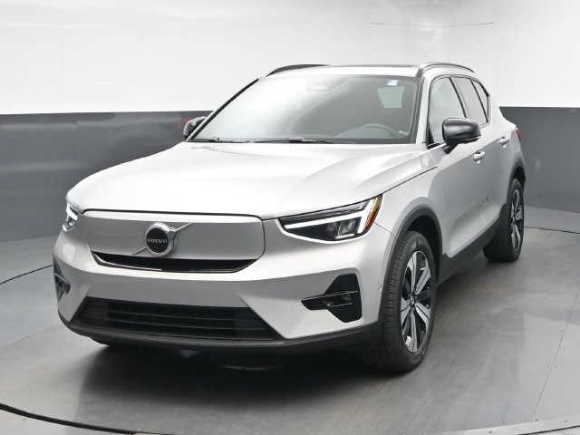 Used 2023 Volvo XC40 Recharge Plus AWD/4WD image 3