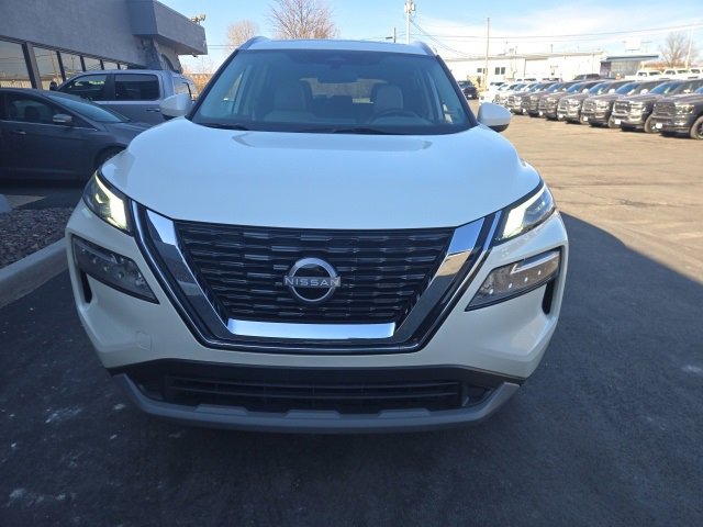 Used 2023 Nissan Rogue SV w/ SV Premium B Package image 7