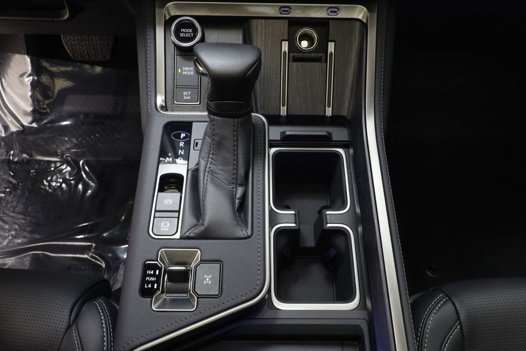 Used 2026 Lexus GX 550 w/ Accessory Package (2T) AWD/4WD image 13