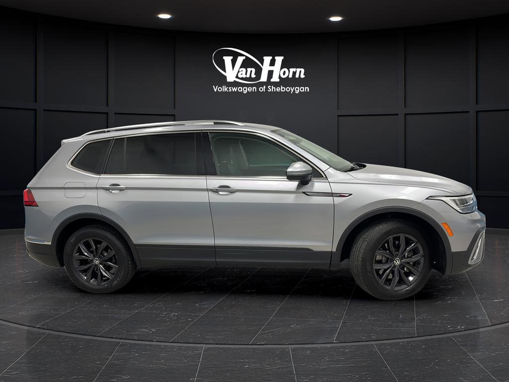 Used 2024 Volkswagen Tiguan SE AWD/4WD image 8