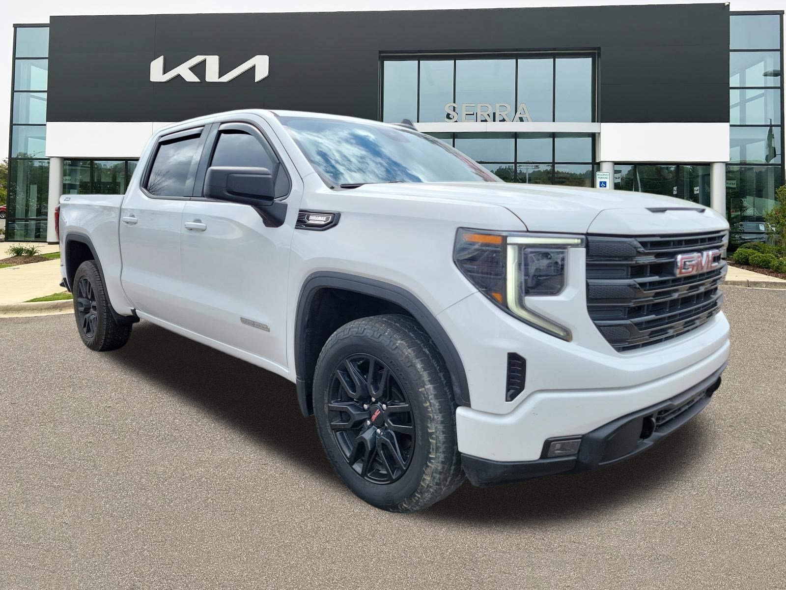 Used 2023 GMC Sierra 1500 Elevation w/ X31 Off-Road Package AWD/4WD image 1