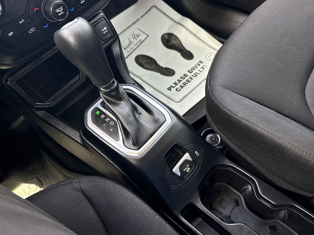 Used 2019 Jeep Renegade Latitude w/ Popular Equipment Group image 27