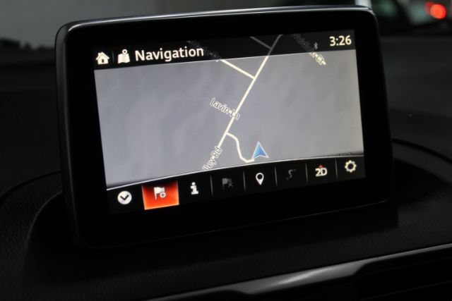 Used 2015 MAZDA MAZDA3 i Touring w/ Technology Package FWD image 18