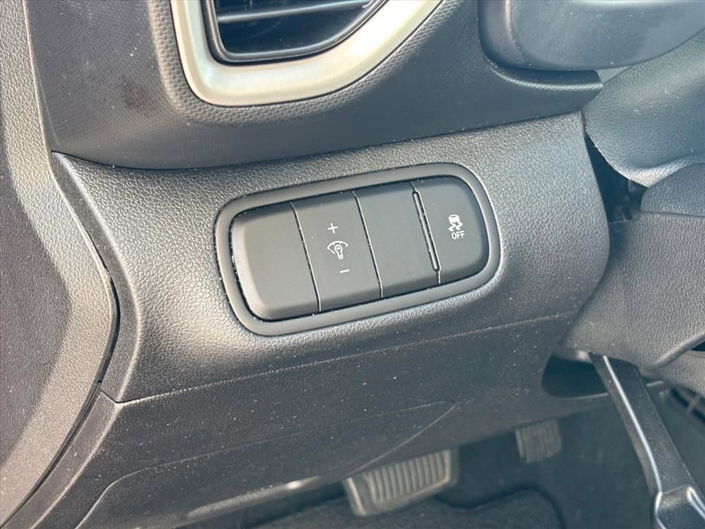 Used 2023 Hyundai Venue FWD image 8