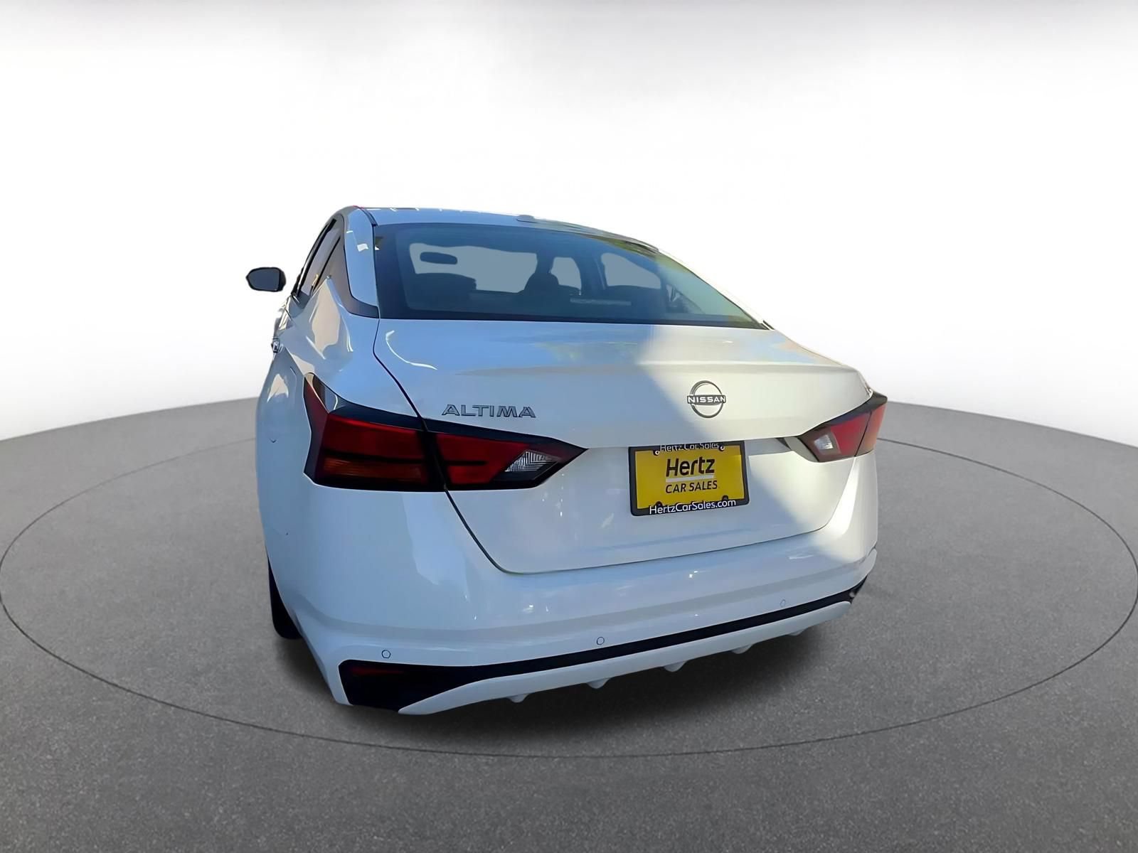 Used 2025 Nissan Altima 2.5 SV FWD image 13