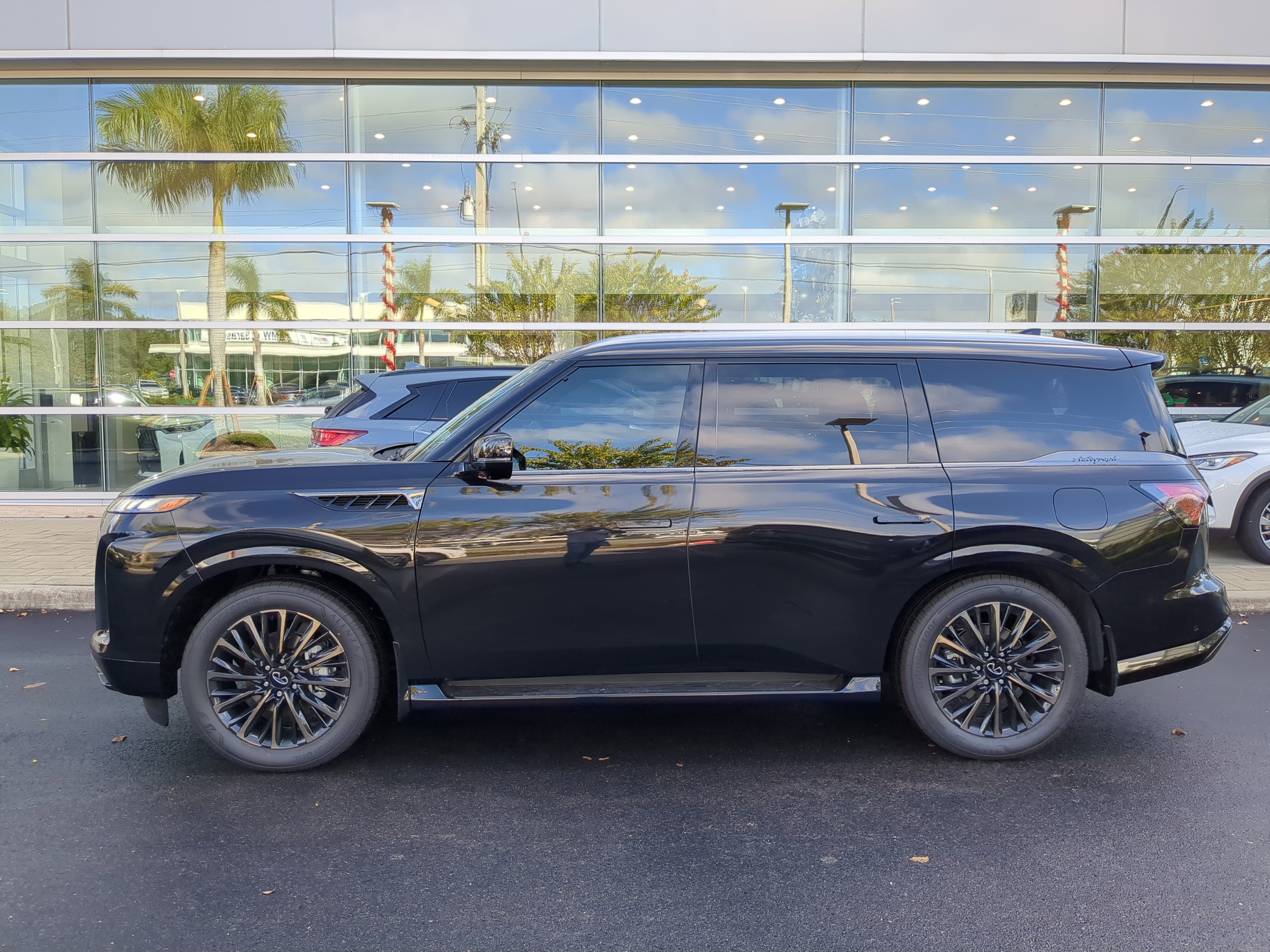New 2026 INFINITI QX80 Autograph w/ Premium Cargo Package image 7