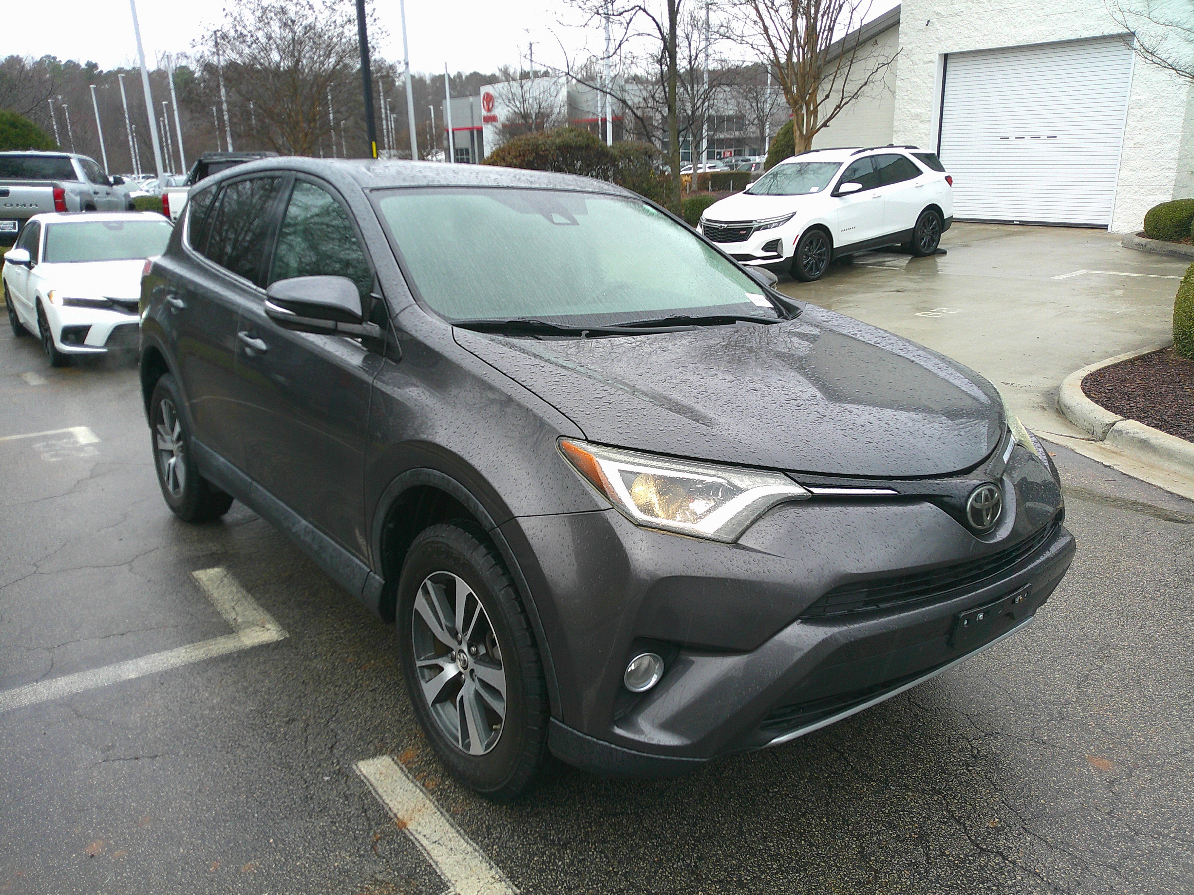 Used 2018 Toyota RAV4 XLE image 2