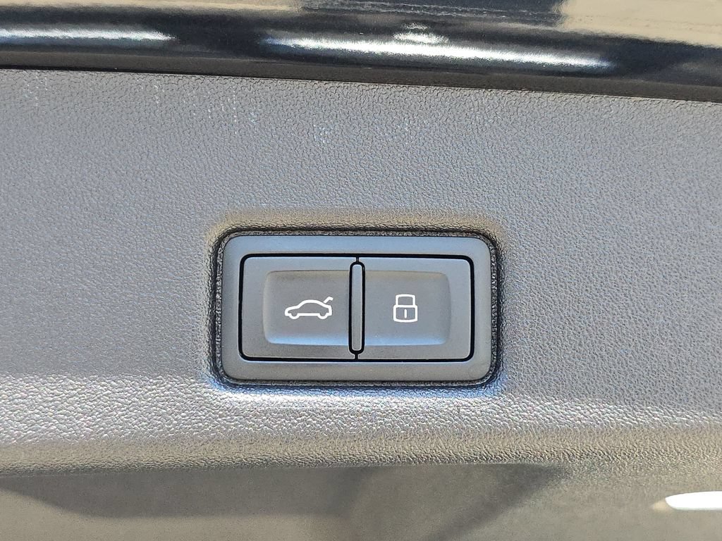 Used 2025 Audi Q5 Premium Plus w/ Premium Plus AWD/4WD image 13