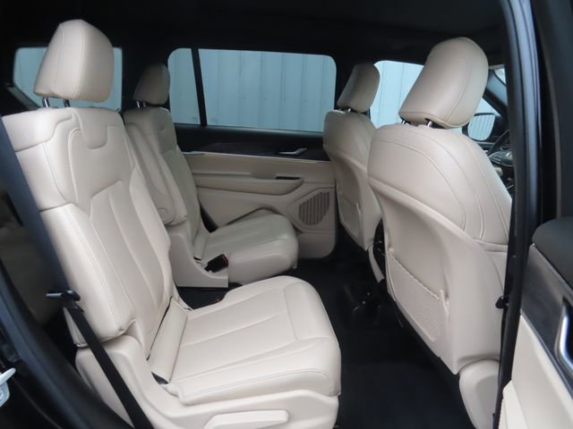 Used 2023 Jeep Grand Cherokee L Limited AWD/4WD image 29