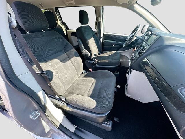 Used 2020 Dodge Grand Caravan SE FWD image 28
