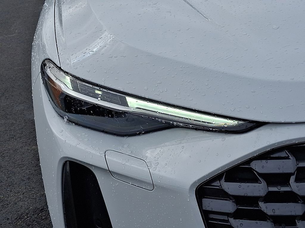 Certified 2025 Audi Q5 Premium Plus image 9